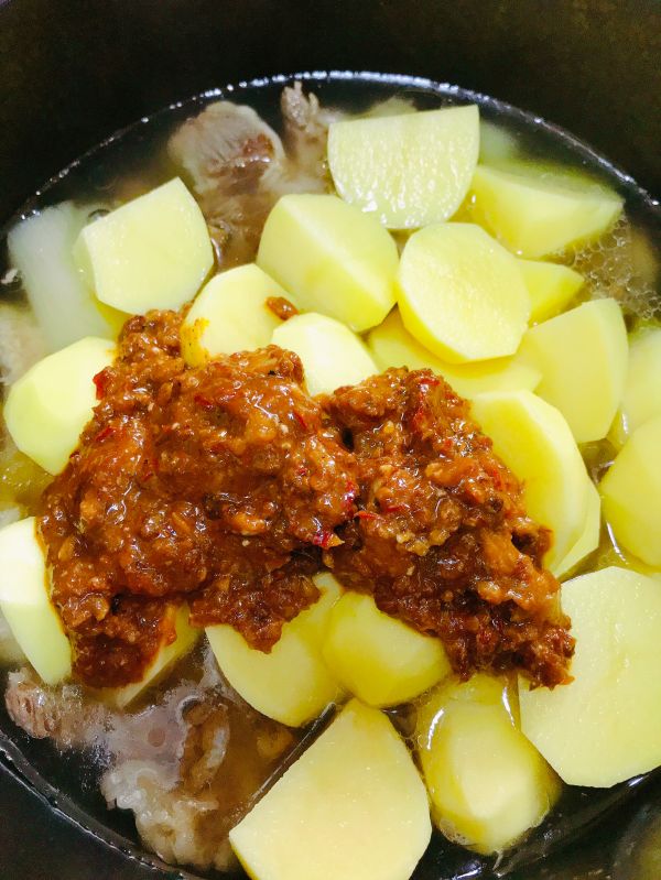 牛肚牛腩焖土豆