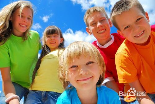 孩子在幼儿园被冷落了，家长应该怎么办