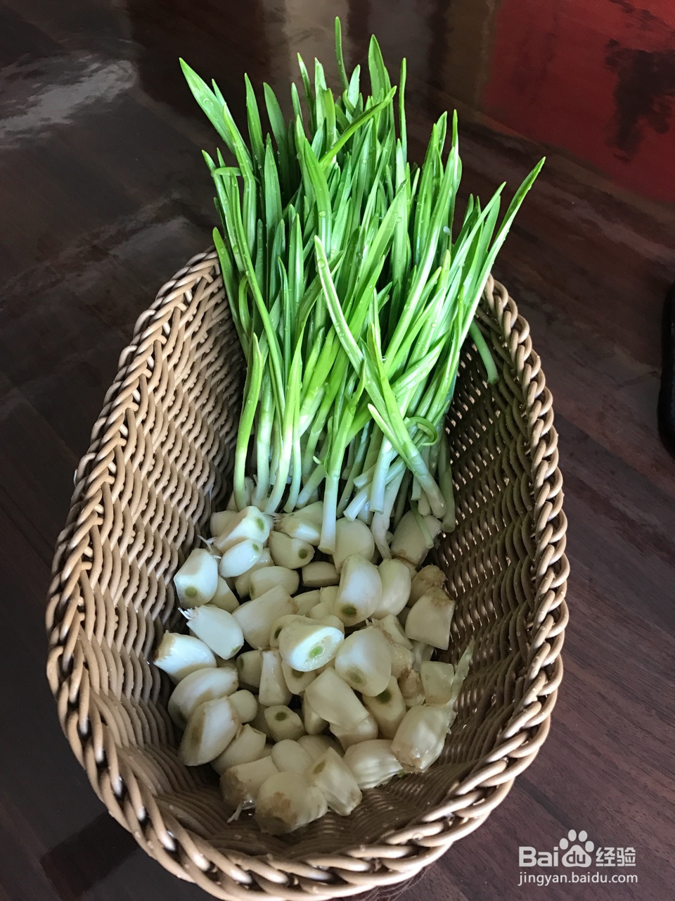 详细教你做水培蒜苗