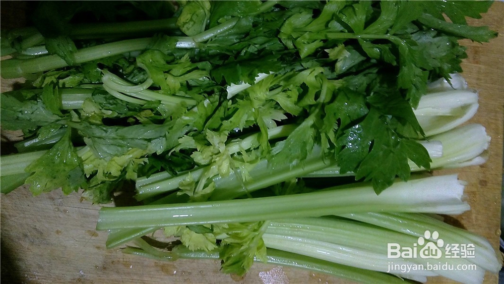 #美食#炒芹菜的做法