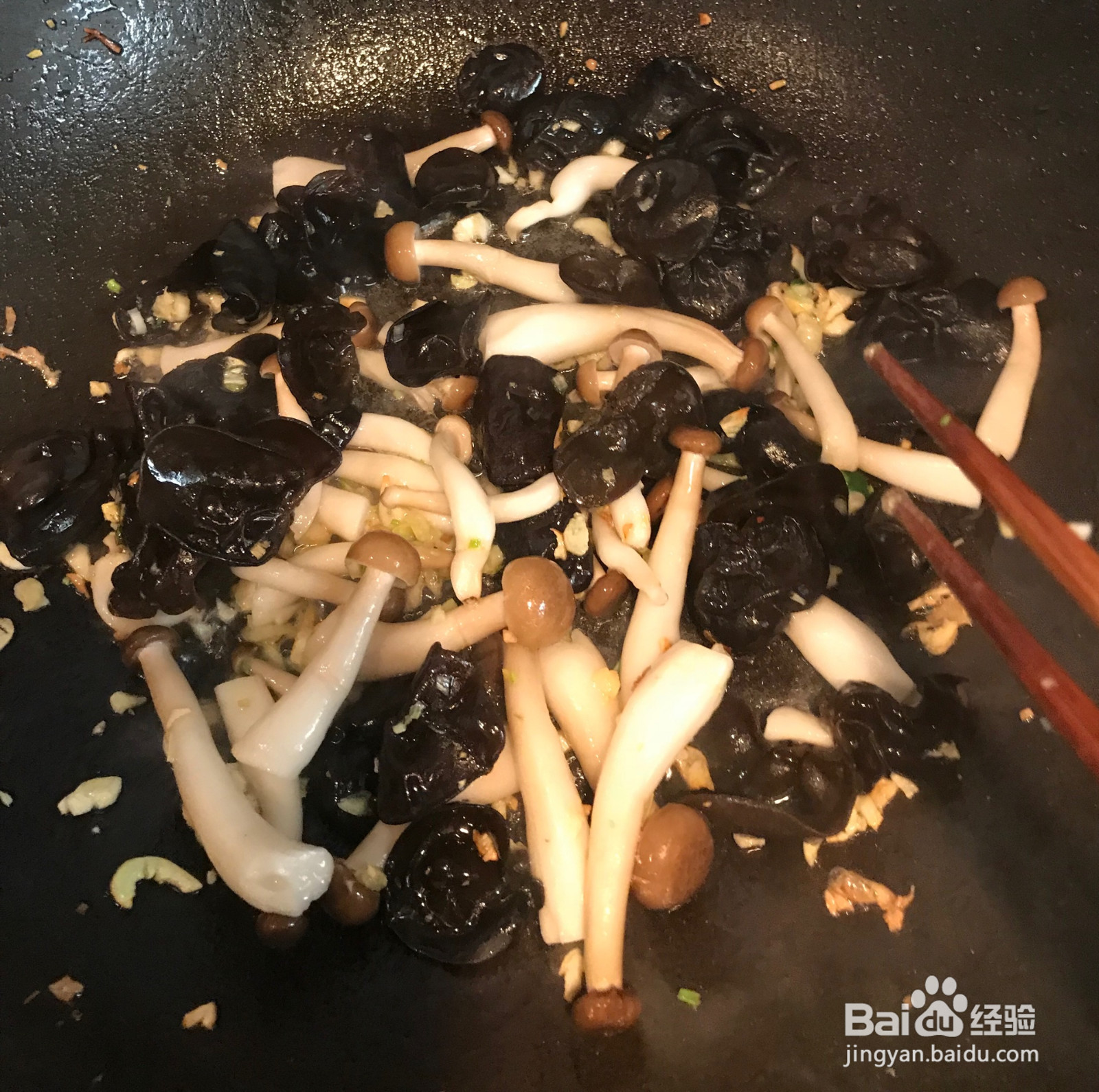 黄瓜木耳炒鸡蛋的做法