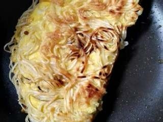 怎样做营养的乌鸡蛋挂面煎饼