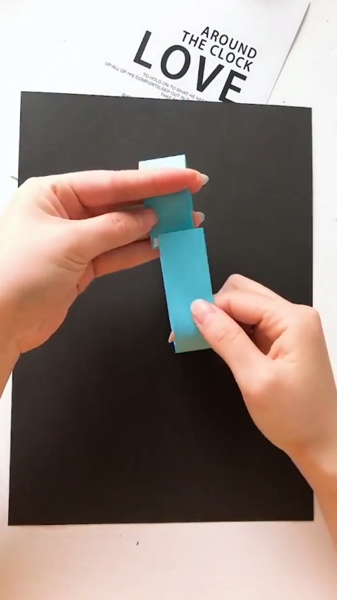 手工剪贴立体小花怎么做