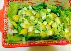 香橙牛油果海鲜沙拉