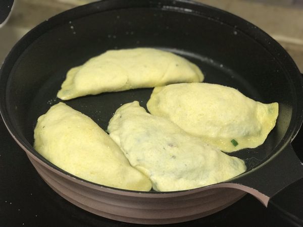 玉米面三鲜盒子