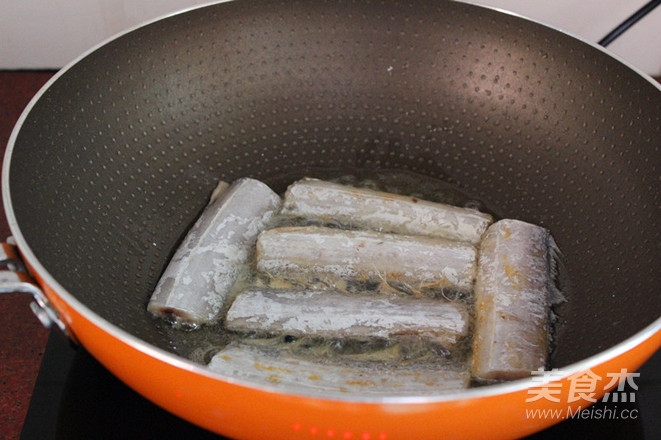 柠檬煎带鱼的做法