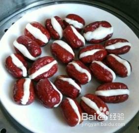 用糯米粉加它做的一道甜品小吃