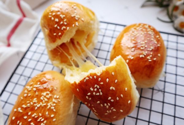 牛奶拉丝小餐包