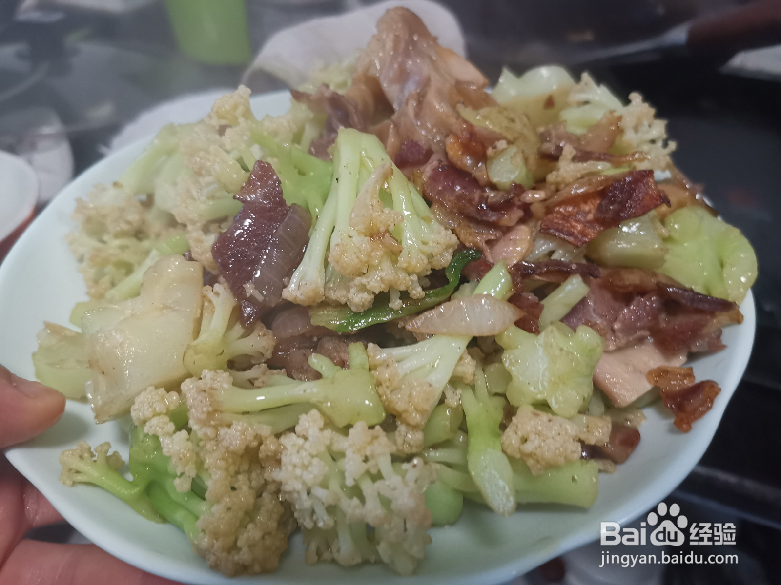腊肉片炒花菜