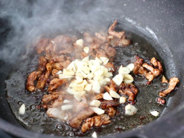 酱香猪血五花肉