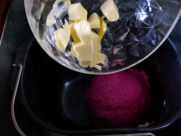 火龙果芝士培根包