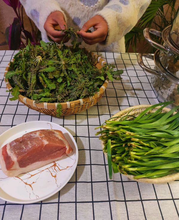 猪肉荠菜馅包子