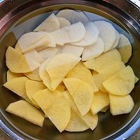 五花肉辣白菜炒土豆片