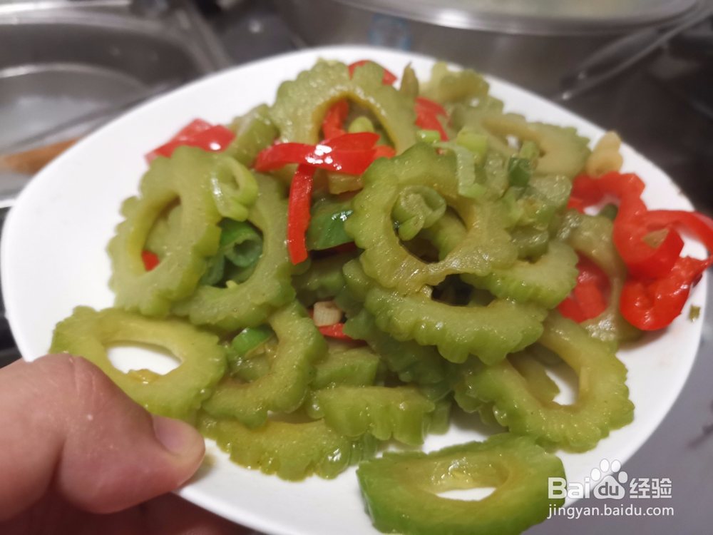 红椒炒苦瓜片