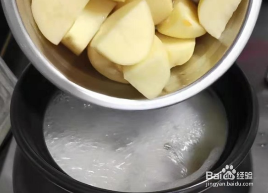 土豆淮山鸡汤该怎么做