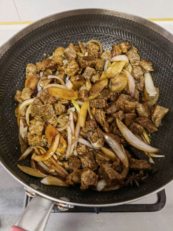 西红柿土豆顿牛腩