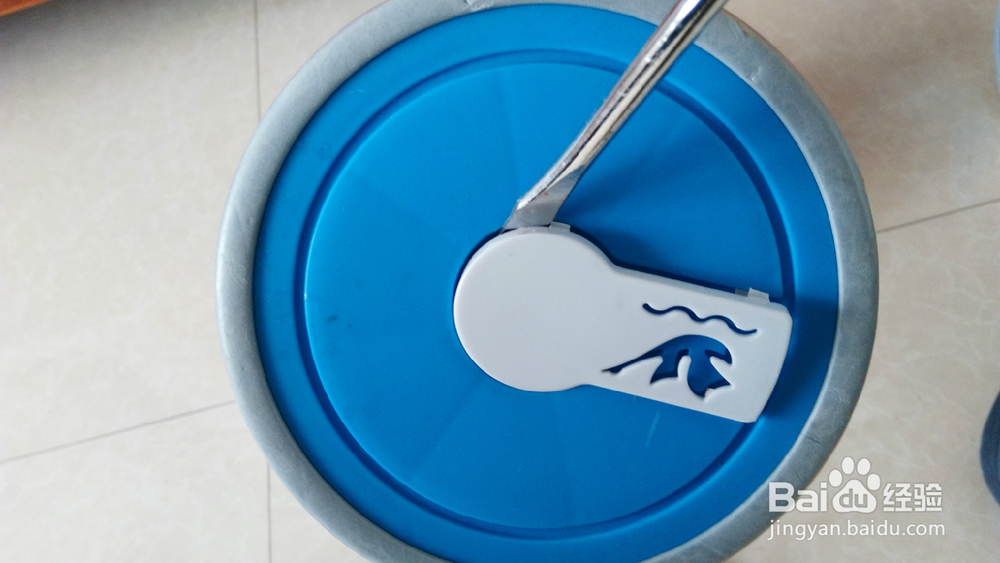 儿童推车轮子晃动怎么办?