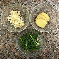 如何制作胡萝卜香炖牛腱