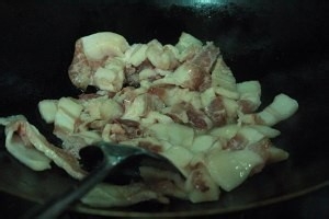 健康养生佳品青椒炒肉的做法