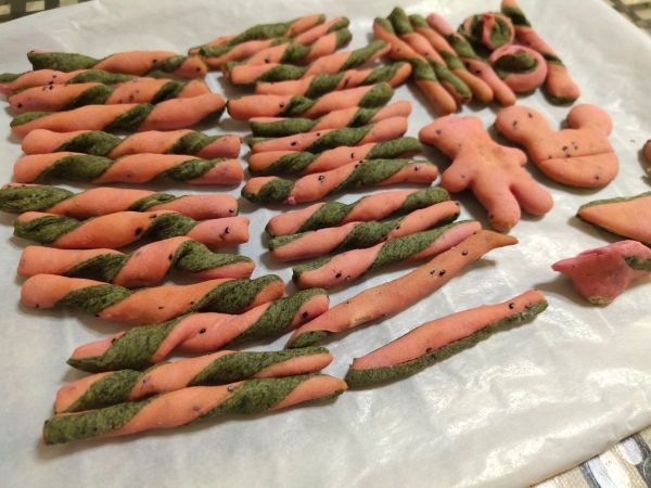 菠菜火龙果磨牙棒