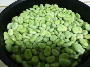 食补养生葱香蚕豆的做法