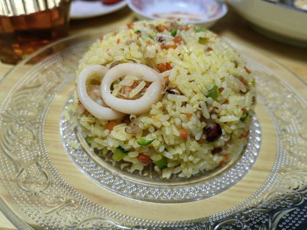 香喷喷海鲜咖喱炒饭