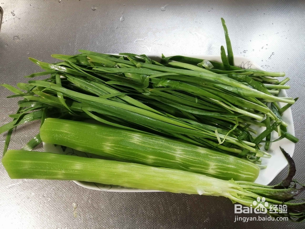 看上去就有食欲的莴苣炒韭菜