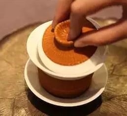 喝茶时盖碗的使用方法