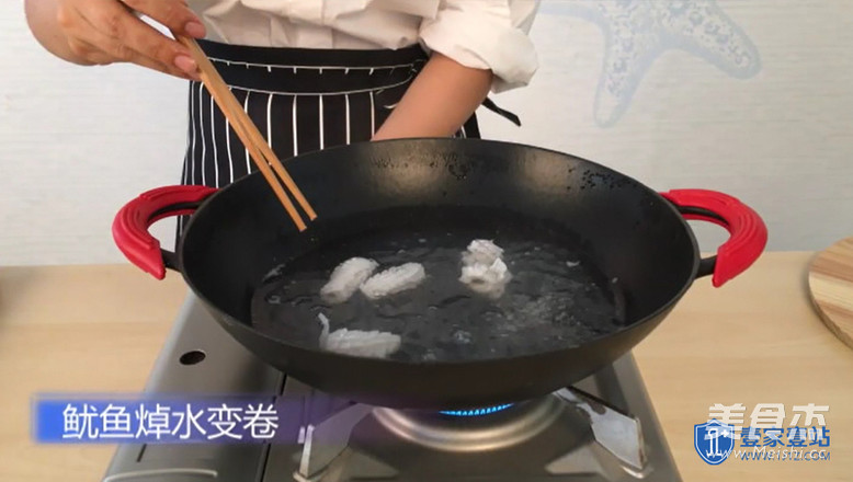 【五彩鱿鱼卷】——一道口味清爽靓丽的菜