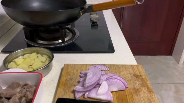 咖喱土豆炖牛肉