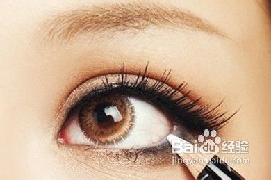 化妆教程:新手如何画好画眼线