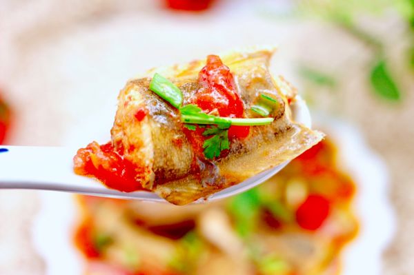 酸汤番茄海鲶鱼