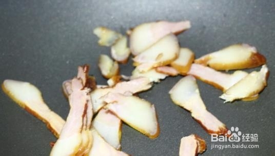 腊肉炒泥蒿的做法