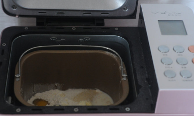 卡士达酱芝麻餐包的做法