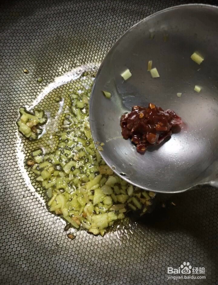 如何制作酱香茄条？