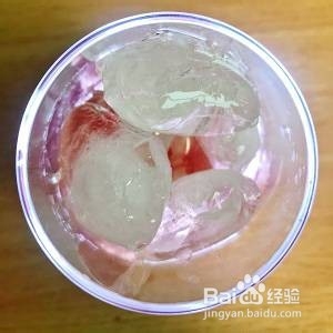 微醺草莓鸡尾酒