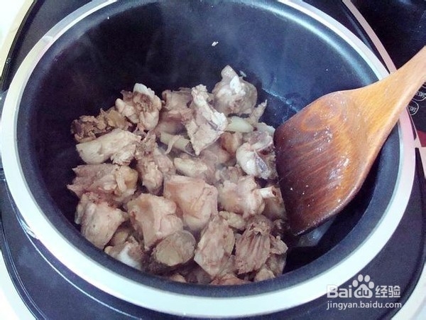 如何制作电饭煲莲藕汤烧鸡