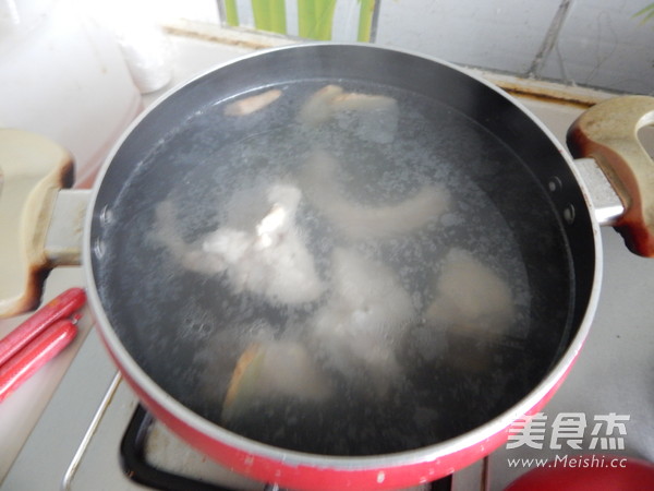 玉米胡萝卜排骨汤