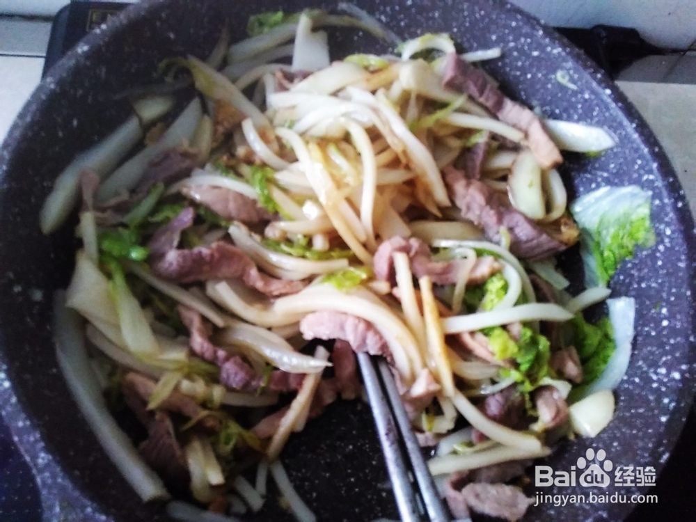 娃娃菜肉丝炒粉利的做法