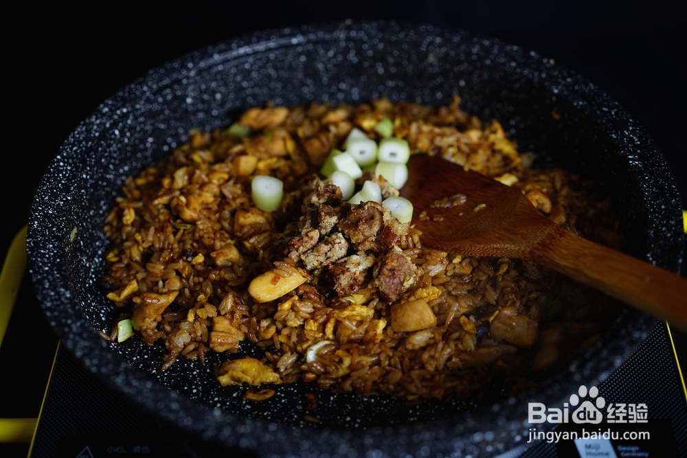 怎么做鹅肝鸡粒炒饭?