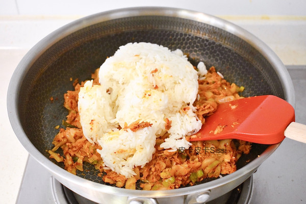 韩国泡菜金枪鱼炒饭