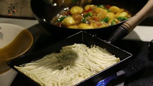 铁板豆腐，热乎乎的下饭菜