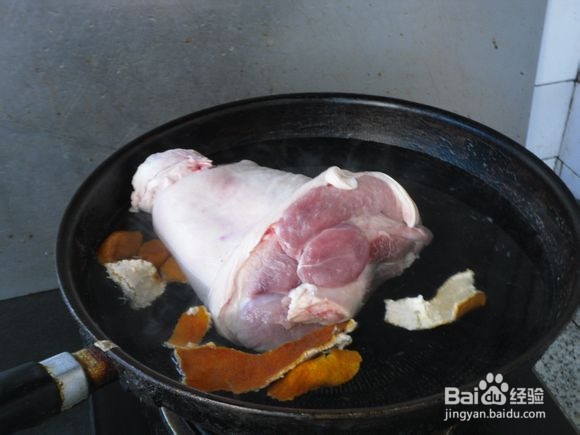 好吃美味的卤猪肘