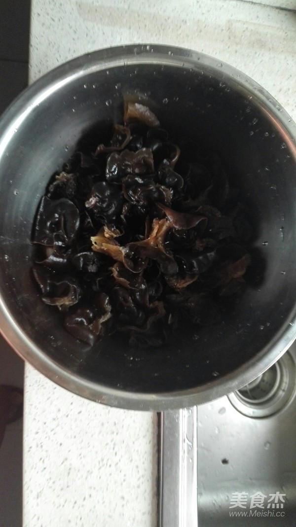 香菇木耳炒肉
