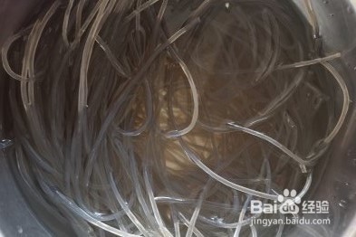 如何做小鸡炖蘑菇?