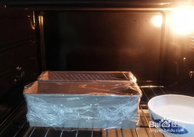 家庭自制草莓酱奶香吐司