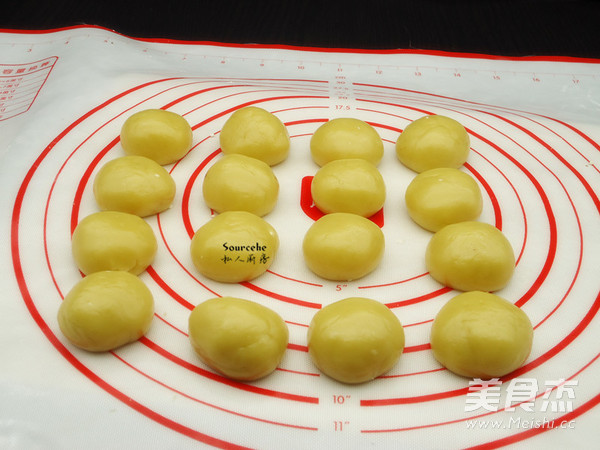 广式栗子豆沙月饼