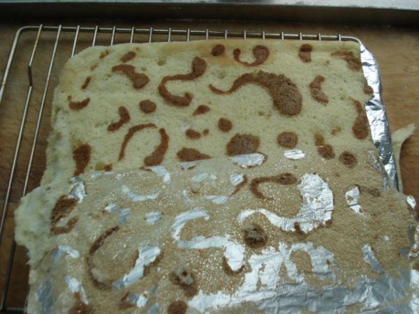 咖啡彩绘蛋糕卷