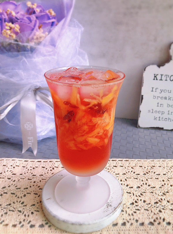 蔓越莓菠萝气泡饮