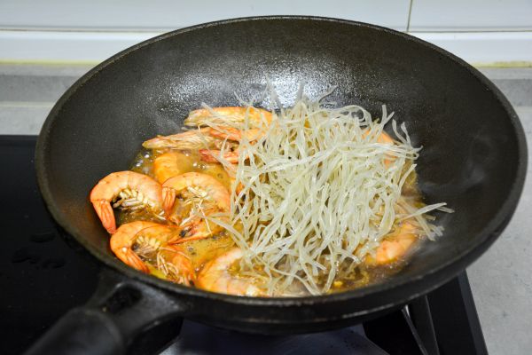 红烧大虾洋葱粉条